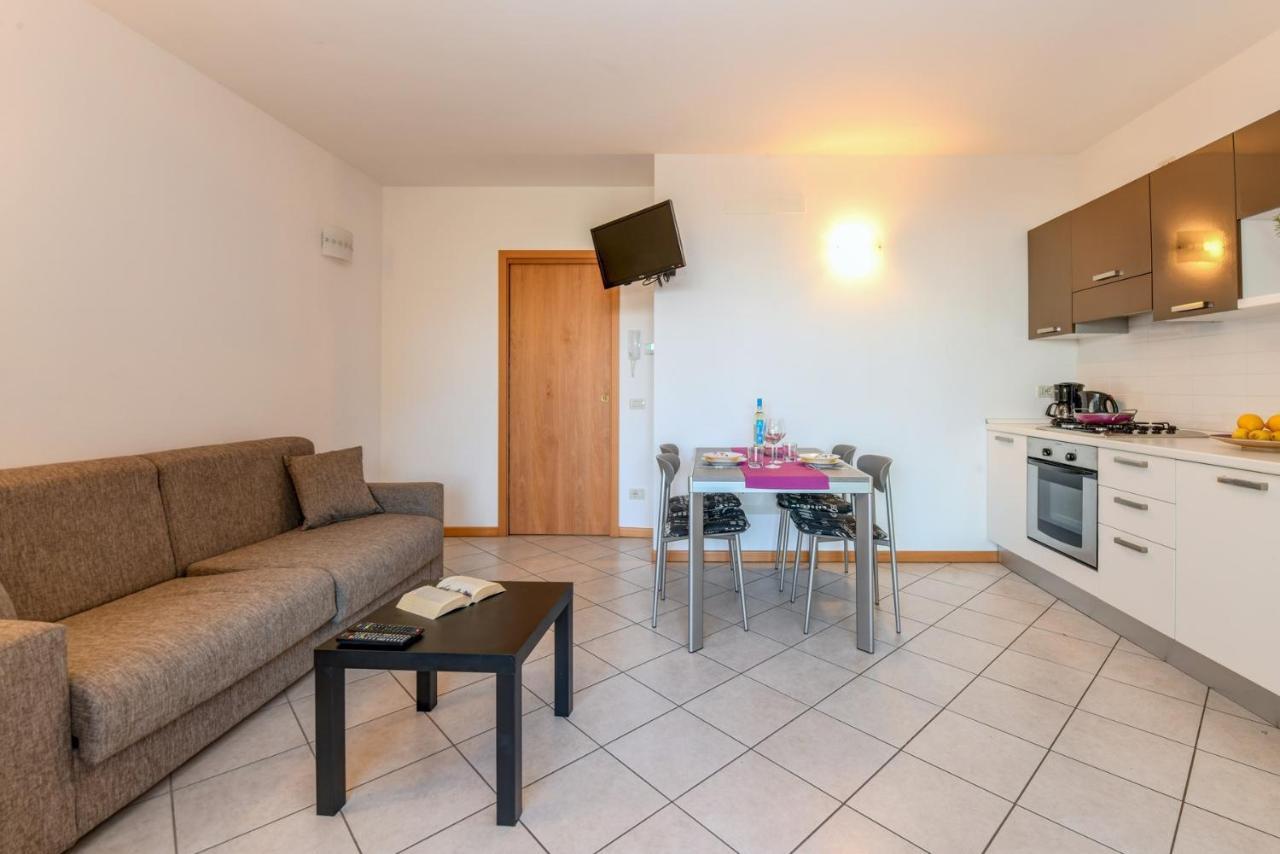 Appartamento 6 Happiness Toscolano-Maderno Esterno foto